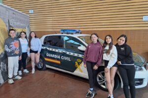 El alumnado de 1.º de ESO conoce de cerca la labor de la Guardia Civil42 (1)