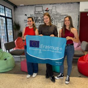 MOVILIDAD COMBINADA DE 3 ALUMNAS EN BARCELLONA POZZO DI GOTTO (Sicilia, ITALIA)